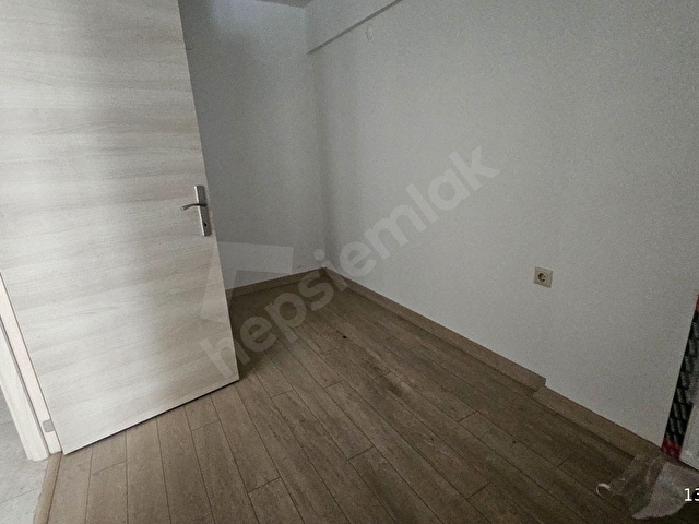TOVI FRANKOdanKarşıyaka vapur iskelesine yakın kiralık 2+1 - Görsel 6