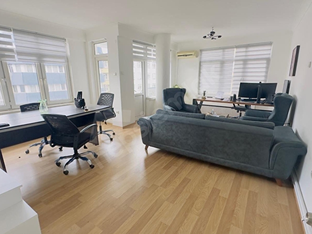 MEŞRUTİYET CADDESİ ÜZERİ SATILIK ASANSÖRLÜ FULL YAPILI 3+1 OFİS