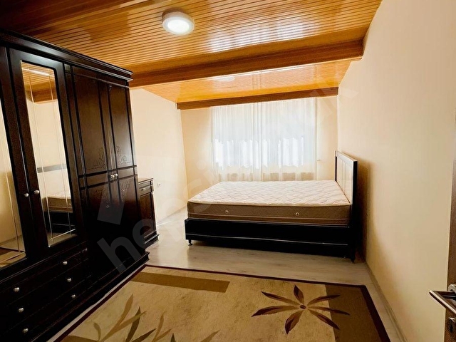 SAHİLDE DENİZ DOĞA VE ŞEHİR MANZARALI 80m² EŞYALI KİRALIK 1+1 - Görsel 6