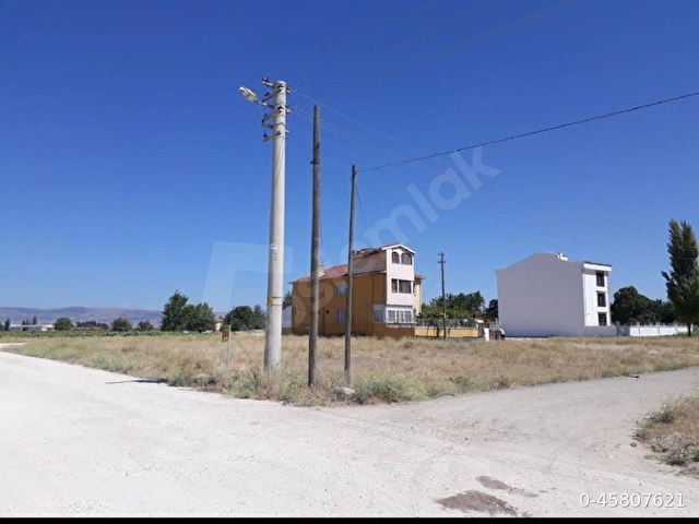 AVMnin Dibinde, Şehir Hastanesinin Karşısında, Fuarın Yakınında İmarlı Köşe Arsa - Görsel 3
