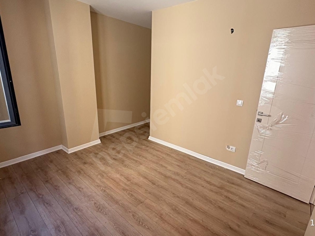 Küçükyalı Merkezde Sıfır 3 Kat 1+1 Daire - Görsel 24