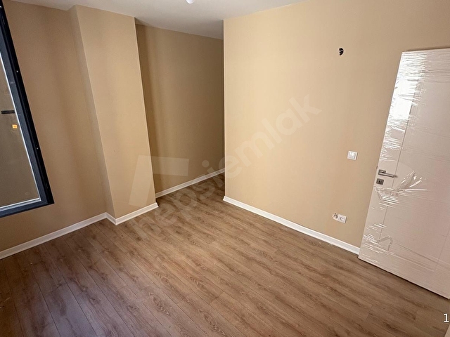Küçükyalı Merkezde Sıfır 3 Kat 1+1 Daire - Görsel 28