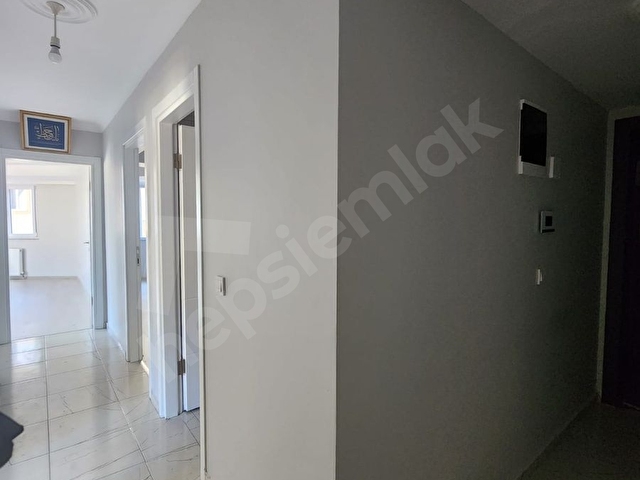 Çekmeköy Merkez Mah. 4.Kat Kapalı Otoparklı 90 m² 2+1 Daire - Görsel 3