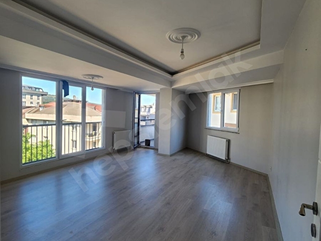 Çekmeköy Merkez Mah. 4.Kat Kapalı Otoparklı 90 m² 2+1 Daire - Görsel 14