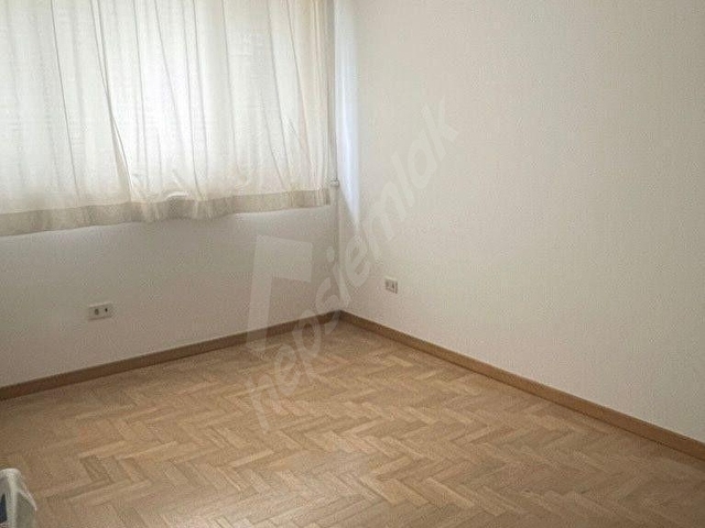 TUNALIDA KAT EKSİKLİ BİNADA 1/4 HİSSELİ 225 M2 BAHÇE KATI DAİRE - Görsel 5