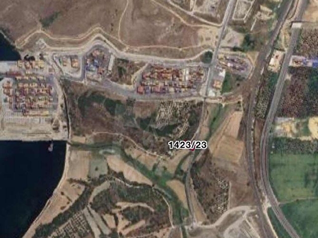 Nemport limanı yakınında yol üzerinde Satılık Arsa - Görsel 3