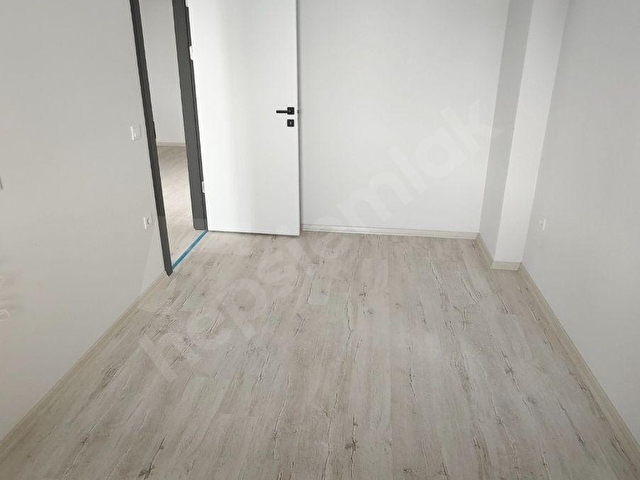 YERDEN ISITMALI KAPALI BALKONLU SIFIR 1+1 KİRALIK DAİRE çınar emlaktan - Görsel 28