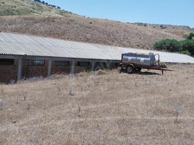 BALIKESİR ERDEK OCAKLARDA YOL YAKINI, ÜZERİNDEKİ 800 M2 YAPI İLE SATILIK TARLA - Görsel 17