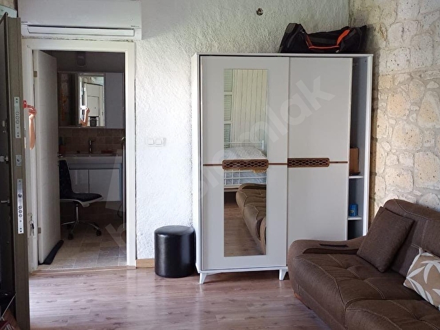 ALAÇATIDA 525 m2 ARSA İÇİNDE YÜZME HAVUZLU 5+1 SATILIK MÜSTAKİL LÜKS TAŞ VİLLA - Görsel 15