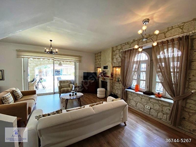 ALAÇATIDA 525 m2 ARSA İÇİNDE YÜZME HAVUZLU 5+1 SATILIK MÜSTAKİL LÜKS TAŞ VİLLA - Görsel 23