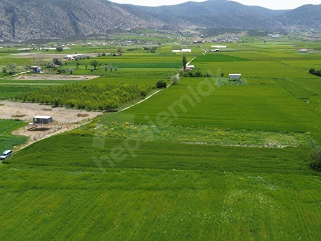 KARATAŞ MAH.YOL SU PROBLEMİ YOK.1899 m² MODELLİ ARAÇ TAKASI OLUR