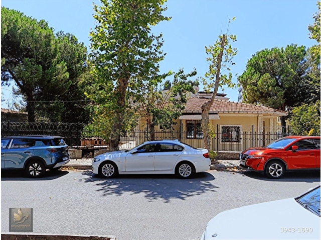 600m2 Arsa içinde 250m2 kapalı alanı bahçeli Müstakil Villa 4+1 - Görsel 15