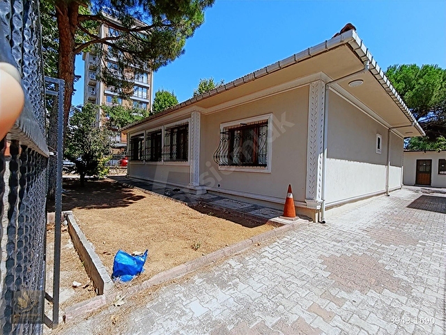 600m2 Arsa içinde 250m2 kapalı alanı bahçeli Müstakil Villa 4+1 - Görsel 24