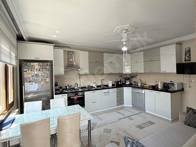 TURGUTLU CUMHURİYETTE SATILIK 3+1 GENİŞ FERAH DAİRE