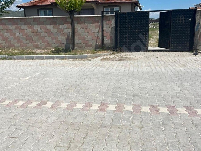 SILAM EMLAKTAN SUSUZ KASABASINDA 1380M² ARSA VE 3+1 MÜSTAKİL EV - Görsel 8