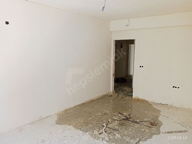 ÇARŞI MERKEZDE KÖŞE BAŞI GENİŞ KULLANIŞLI SATILIK 2+1 DAİRE - Görsel 12