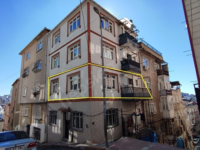 Beyoğlu Yenişehir Mahallesi Hortumcu Sokakta 1.Kat 1+1 Kombili Balkonlu Kiralık Daire