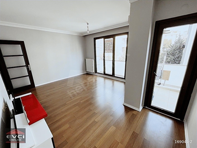 EVCİDEN İSKANLI BİNADA ARA KAT BALKONLU 2+1 DAİRE - Görsel 5