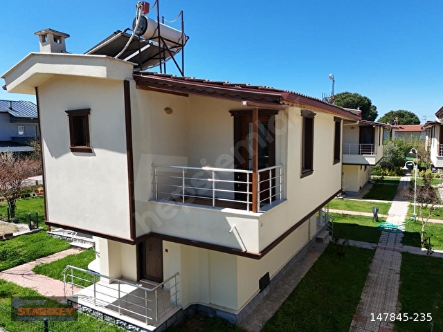 BURHANİYEDE, PLAJA SIFIR SİTE İÇİNDE SATILIK MÜSTAKİL VİLLA - Görsel 2