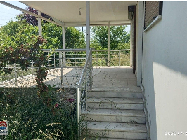 Düzce Duraklar Köyünde 1.520 m² Arsa İçerisinde Satılık Villa - Görsel 2