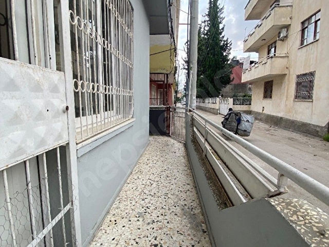 YEŞİLYURT MAHALLESİNDE İBO OSMAN CADDESİNDE 3+1 TERASLI KİRALIK DAİRE - Görsel 3