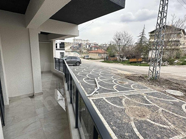 GÖLBAŞINDA SATILIK 2+1 YERDEN ISITMA ! FIRSAT DAİRE ! - Görsel 24