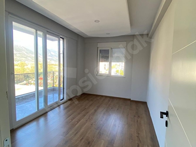 MERKEZİ KONUMLU ULTRA LÜX 3+1 ARA KAT DAİRE - Görsel 8