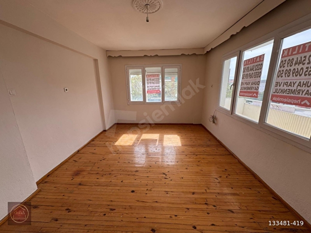DUHADAN S.DEMİRELDE CADDE ÜZERİ SATILIK ARA KAT DAİRE !!!