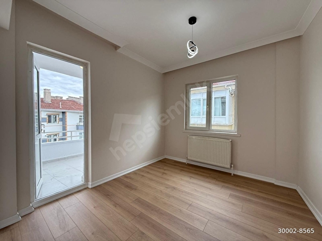 SİNCAN MAHALLESİNDE ÖN CEPHE GENİŞ YAPILI 3+1 130 NET KULLANIŞLI SATILIK DAİRE - Görsel 2