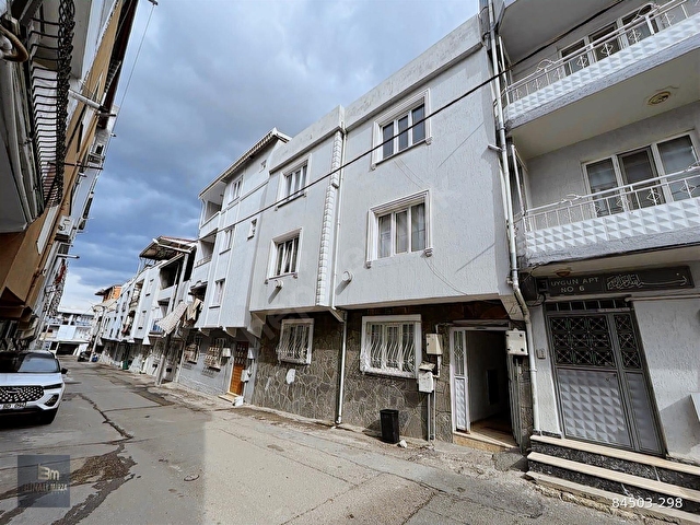 BM REAL ESTATE HACİVATTA SATILIK 3 KATLI MÜSTAKIL EV