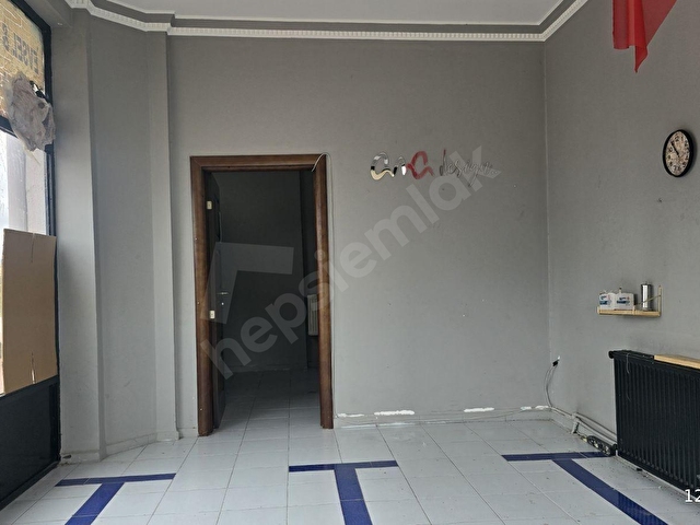 ESENTEPE MAHALLESİNDE KÖŞE BAŞI 50M2 KİRALIK DÜKKAN - Görsel 12