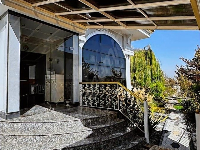 Servergazinin Prestij Noktasında 974 m² Arsada Eşyalı Lüks Villa - Görsel 14