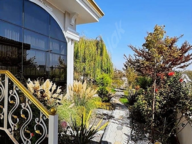 Servergazinin Prestij Noktasında 974 m² Arsada Eşyalı Lüks Villa - Görsel 20