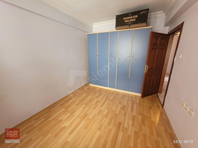 AYVALI SİNEM SOKAKTA KAT KONUMUNDA 3 ODA 1 SALON KİRALIK DAİRE - Görsel 9