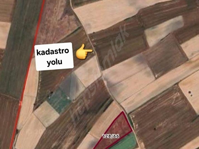Saray,Çukuryurt, kadastro yoluna cephe,etrafı çevrili,köşebası..