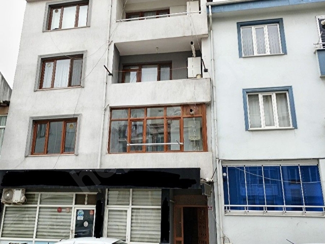 İNEGÖL AVM YAKININDA İŞLEK BİR MERKEZİ BÖLGEDE 70 M2DEN 3 DAİRE VE 1 DÜKKAN İLE KOMPLE SATILIK BİNA