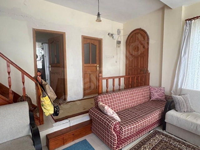300 M2 BAHÇE İÇİNDE TADİLAT GEREKLİ MÜSTAKİL EV ARSA PARASINA - Görsel 14