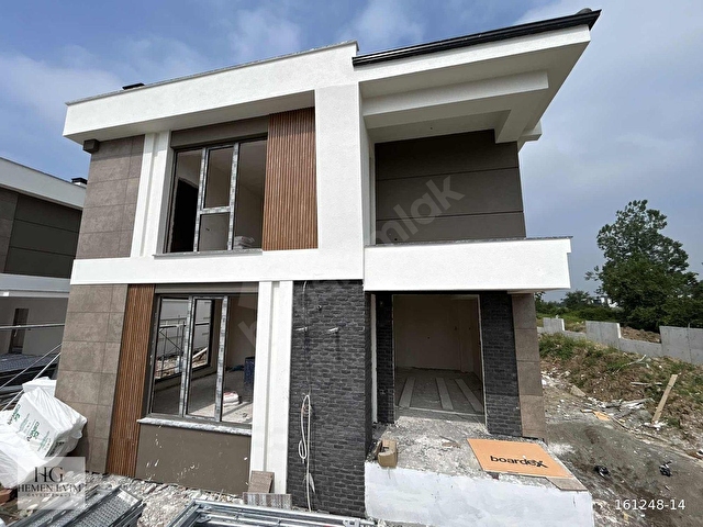 CİHANGİR 2 Sitesi Modern 4+1 İkiz Villa Geniş Bahçe ve Teraslı - Görsel 4