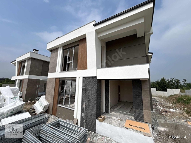 CİHANGİR 2 Sitesi Modern 4+1 İkiz Villa Geniş Bahçe ve Teraslı - Görsel 2