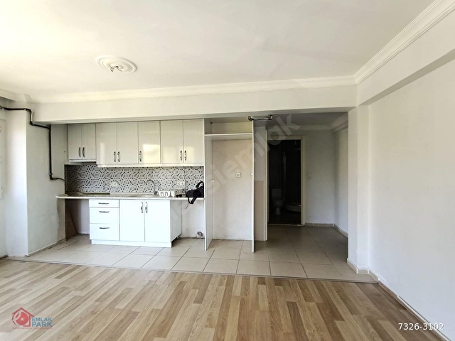 ŞİŞLİ 19 MAYIS CADDE ÜZERİNDE ÖNÜ AÇIK BAKIMLI BOŞ SATILIK DAİRE - Görsel 6