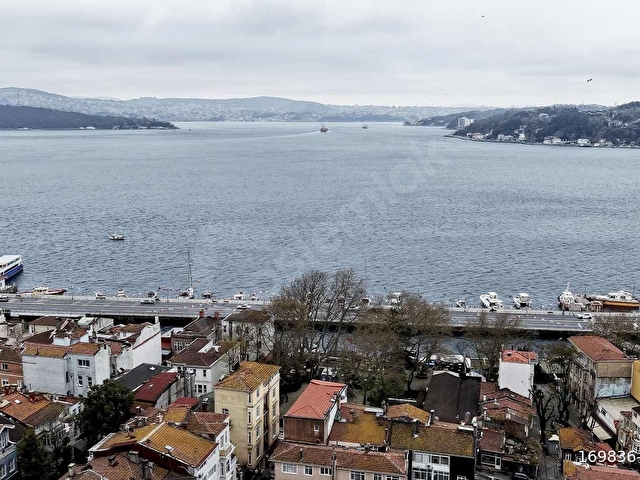 SARIYERDE BOĞAZA HAKİM YENİLENMİŞ TERASLI PRESTİJLİ 5+1 VİLLA