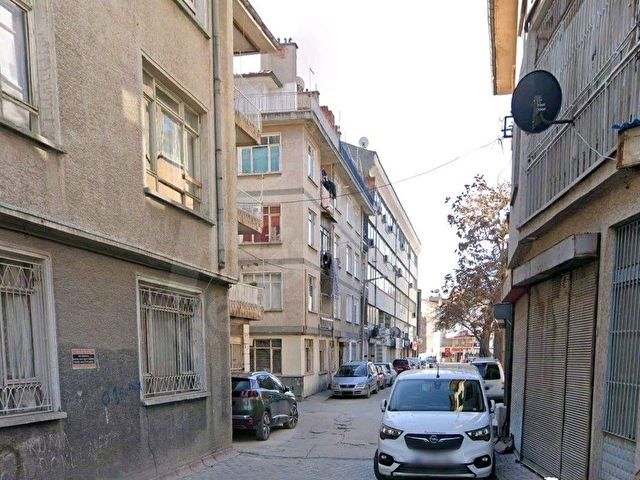 ŞEHRİN GÖBEĞİNDE MERKEZDE SATILIK 30 METRE KARE DÜKKAN