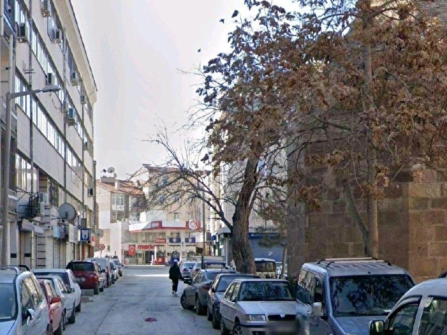 ŞEHRİN GÖBEĞİNDE MERKEZDE SATILIK 30 METRE KARE DÜKKAN - Görsel 6