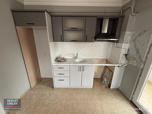 MERKEZİN TAM KALBİNDE! Başiskele Barbaros’ta 2+1 Amerikan Mutfaklı Ara Kat FIRSAT DAİRE! - Görsel 6