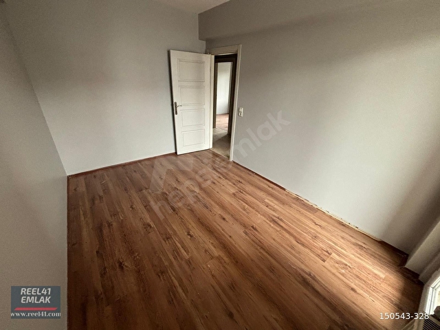 MERKEZİN TAM KALBİNDE! Başiskele Barbaros’ta 2+1 Amerikan Mutfaklı Ara Kat FIRSAT DAİRE! - Görsel 15
