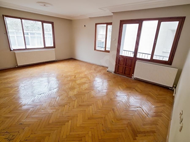 Bayraklı Mansuroğlun da Ara Kat Doğalgazlı 3+1 Kiralık Daire