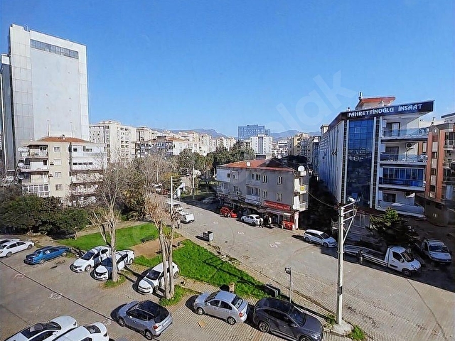 Girne Anadolu Caddesinin Köşesinde Çok Ferah Satılık 3+1 - Görsel 17