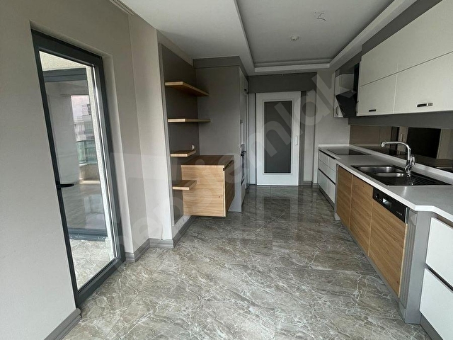 POLAT LİVEDAN BULVAR 312 DE KÖK TAPU 4+1 LÜKS DAİRE - Görsel 8