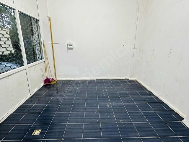 Bakırköy Zeytinlik 18m² Köşe Cephe Ofis/Mağaza (Otoparklı) - Görsel 23