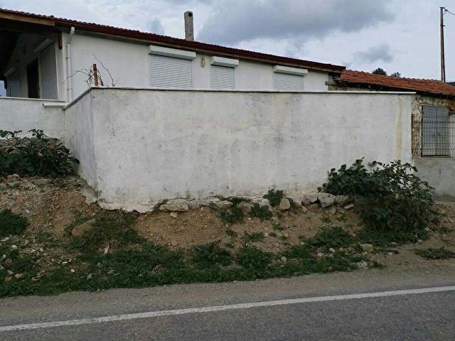 Burhaniye Bahadinli Koyu Girisinde Ciftlik Evi 121134 33 Hurriyet Emlak